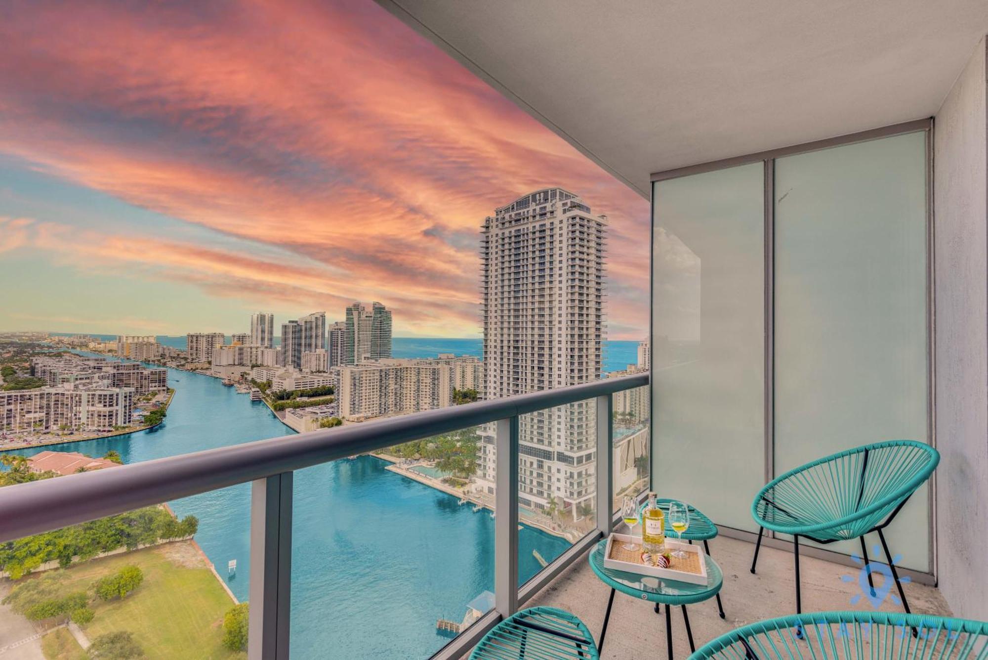 Resort Studio Balcony With Front Bay View Hallandale Beach Extérieur photo