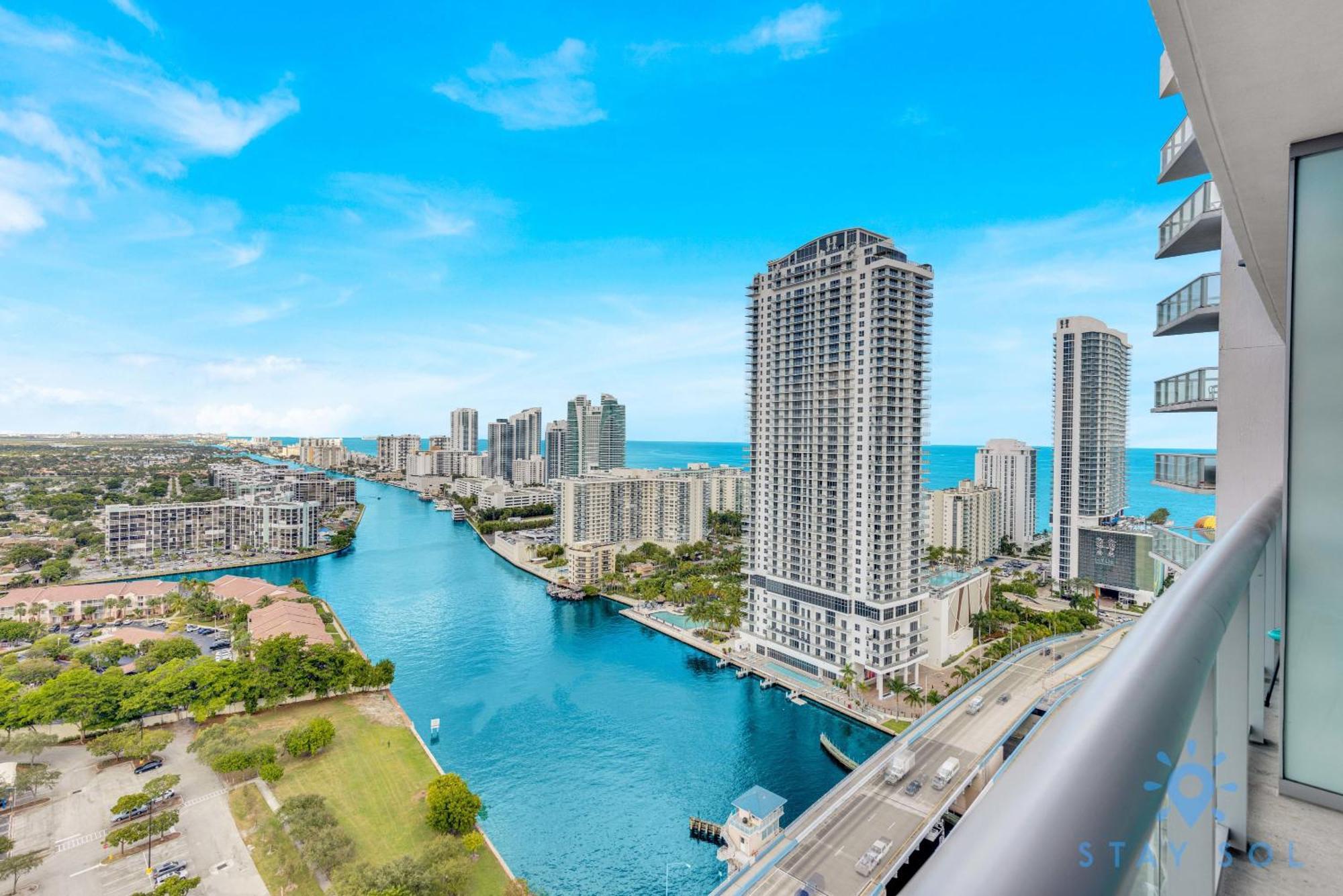 Resort Studio Balcony With Front Bay View Hallandale Beach Extérieur photo